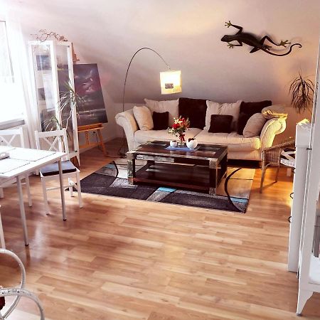 Kuenstler Ferienwohnung 3 Zimmer Kueche Bad Zentrale Lage Wulsbuttel Buitenkant foto