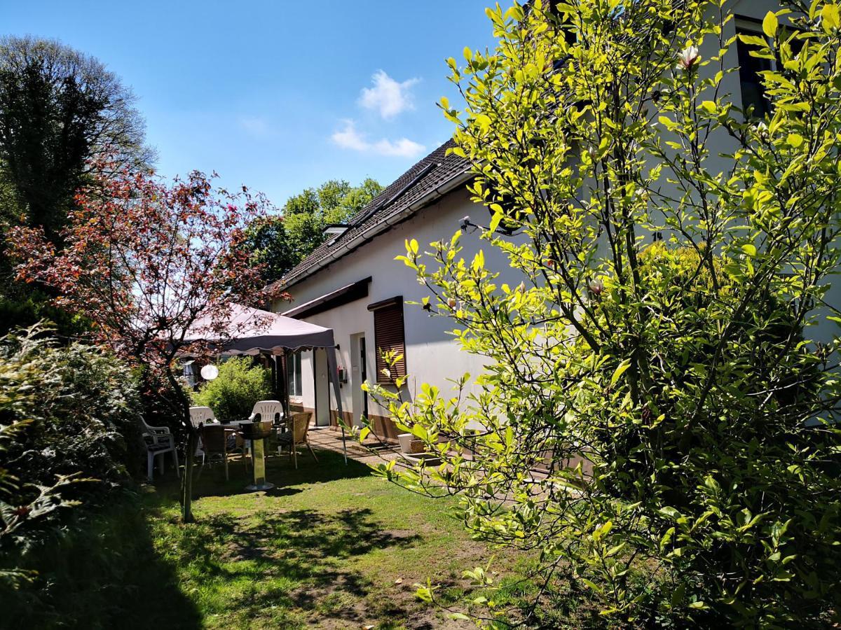 Kuenstler Ferienwohnung 3 Zimmer Kueche Bad Zentrale Lage Wulsbuttel Buitenkant foto