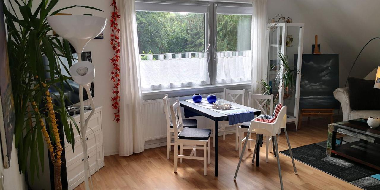 Kuenstler Ferienwohnung 3 Zimmer Kueche Bad Zentrale Lage Wulsbuttel Buitenkant foto