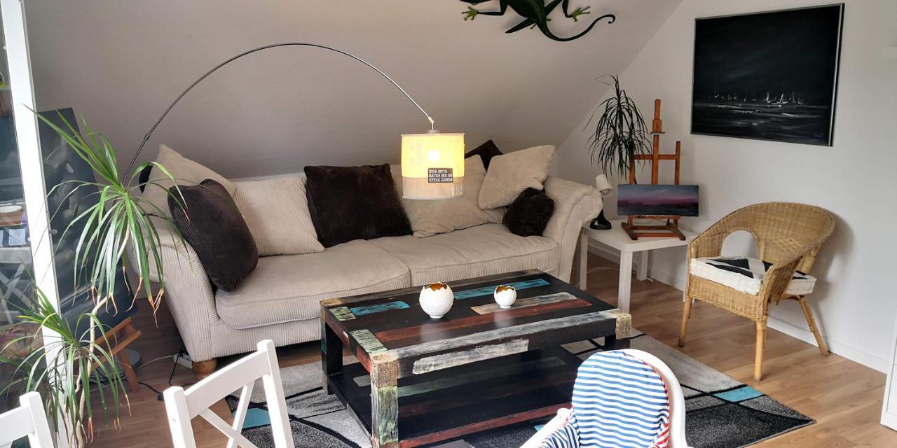 Kuenstler Ferienwohnung 3 Zimmer Kueche Bad Zentrale Lage Wulsbuttel Buitenkant foto