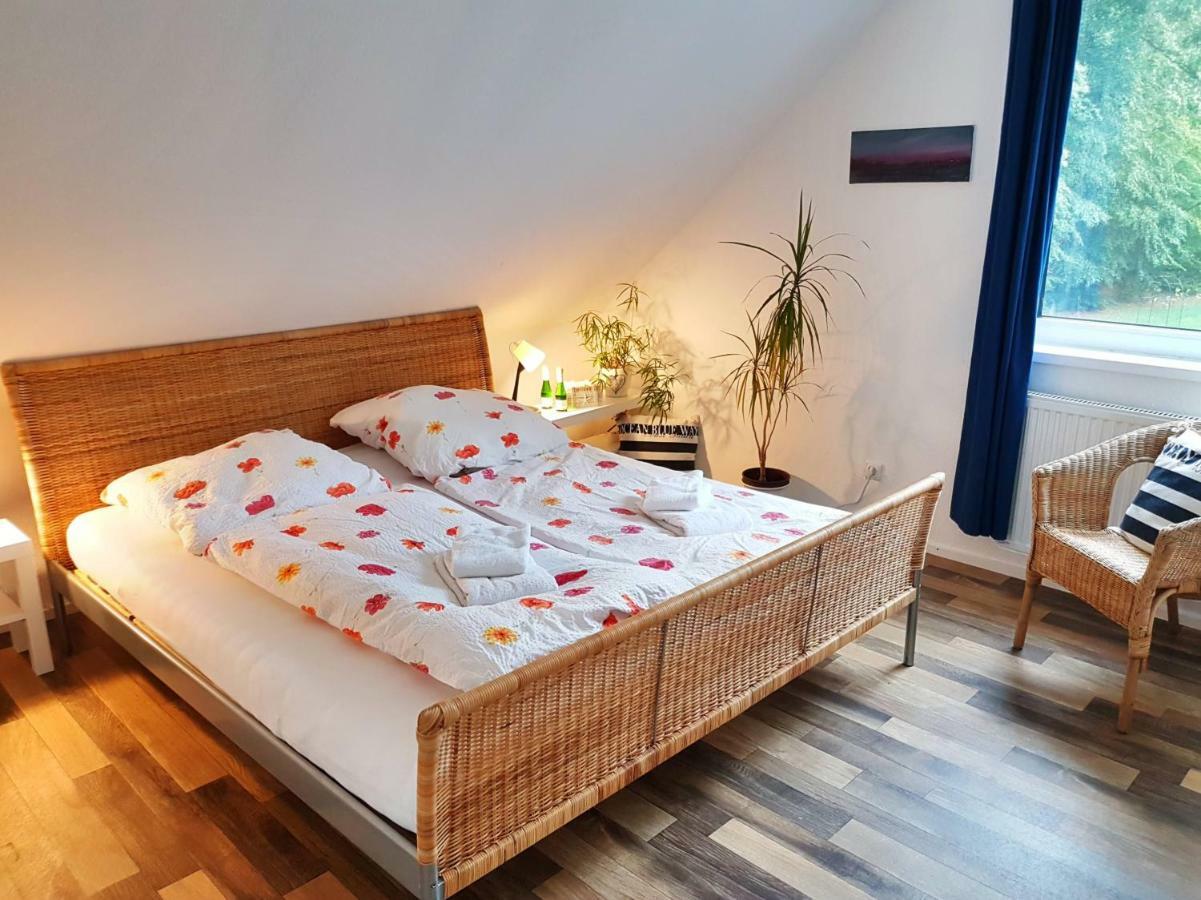 Kuenstler Ferienwohnung 3 Zimmer Kueche Bad Zentrale Lage Wulsbuttel Buitenkant foto