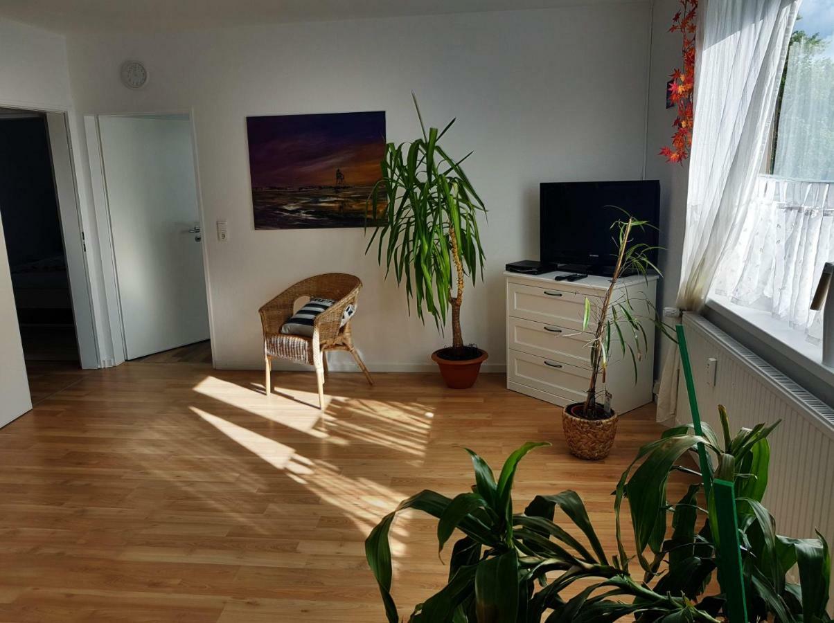 Kuenstler Ferienwohnung 3 Zimmer Kueche Bad Zentrale Lage Wulsbuttel Buitenkant foto