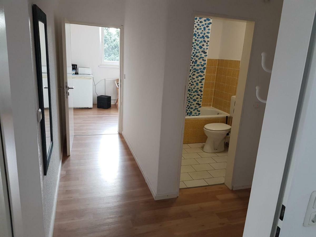 Kuenstler Ferienwohnung 3 Zimmer Kueche Bad Zentrale Lage Wulsbuttel Buitenkant foto