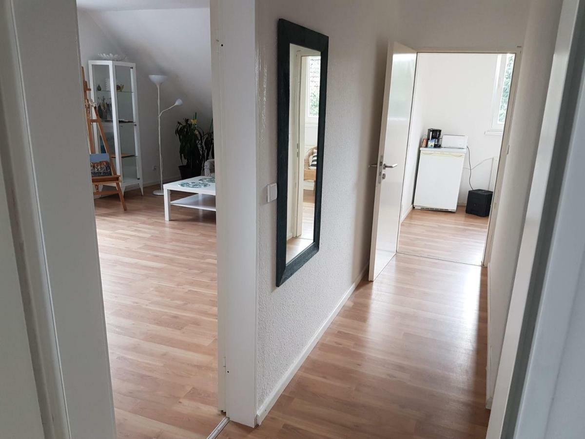 Kuenstler Ferienwohnung 3 Zimmer Kueche Bad Zentrale Lage Wulsbuttel Buitenkant foto